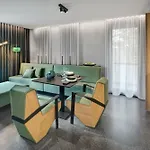 Royal 4*