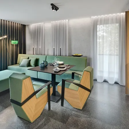 Das Royal 4*