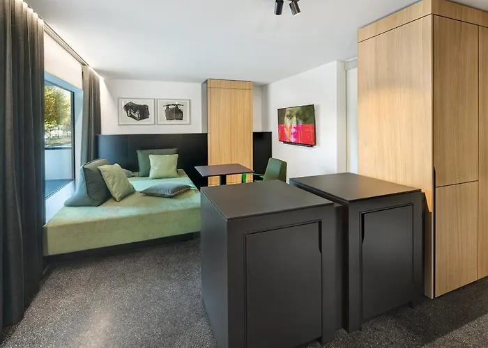 Royal Aparthotel 4*